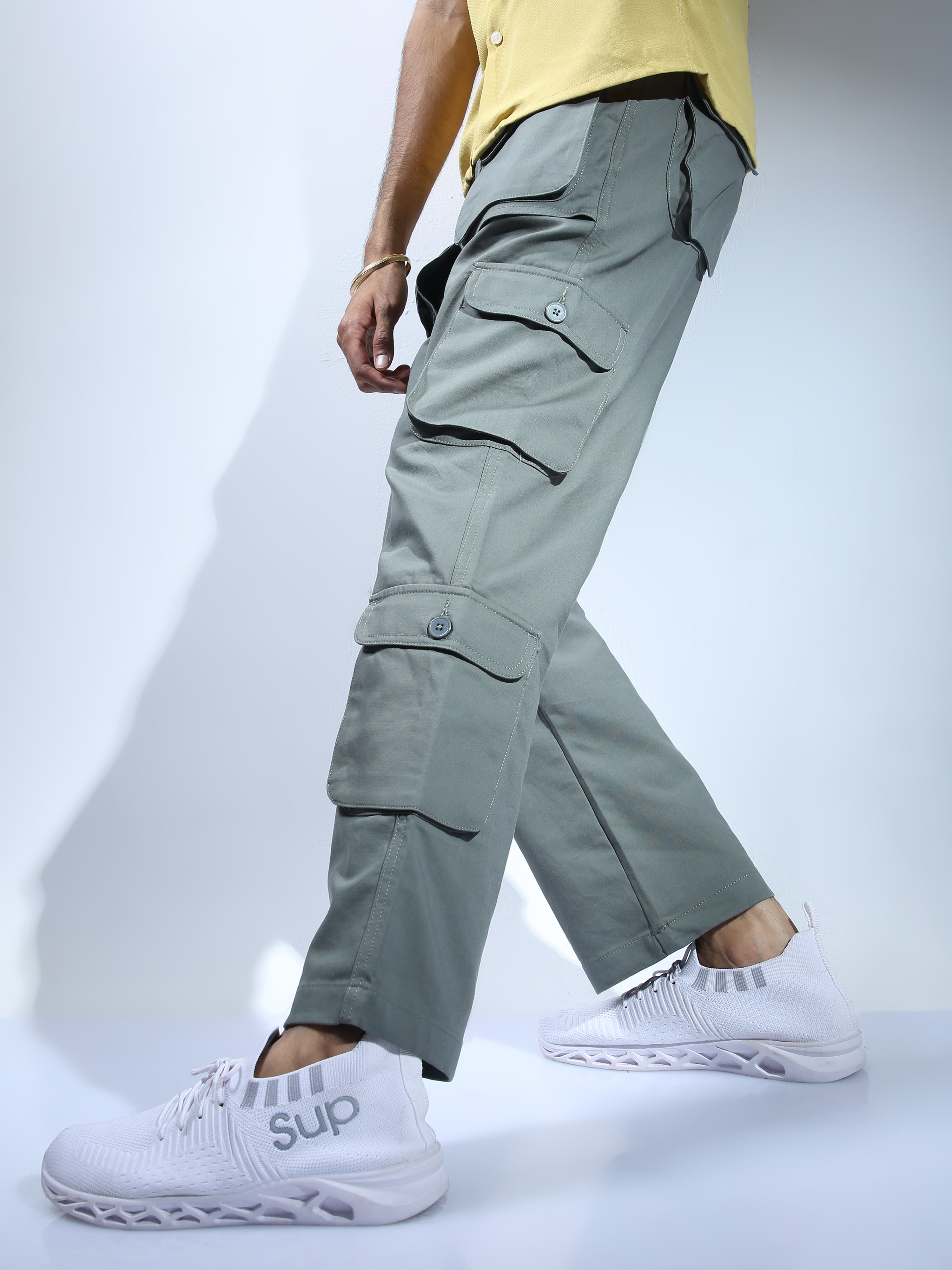 Solid Cargo Pants For Men, Loose Fit at Rs 600/piece in Mumbai | ID:  2850323819173
